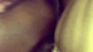 Island freak enjoys intense squirting session.