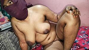 Caught my stepmother alone and gave her a hard fucking in desi homemade.