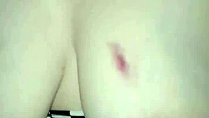 chupando las tetas spanking de la mama de mi novia y corriendome en su boca