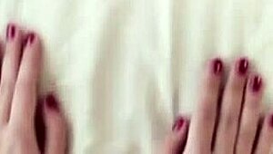 Vivi Guedez pays TV technician with her pussy!