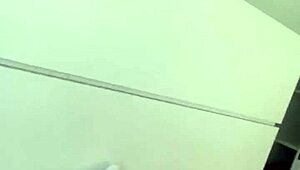 Negao Pirocudo Arrombando o Cuzinho da Novinha Asiática - Lina Nakamura - John Coffee