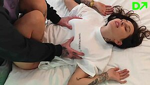 hey, my sexy stepsister keeps distracting me from trading lessons