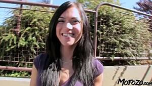 Mofozo com, 19yo slut gets cum sprayed on her ass! What a wild anal ride!