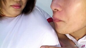 豐滿日本處女18+少女誘惑同學第一次吸