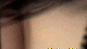 我发誓，我用隐藏摄像头抓到这些亚洲人在户外尿尿！