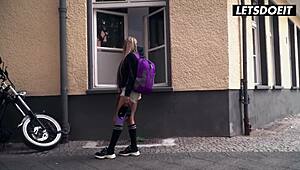 妈的，大奶黛西李在旅馆操BBC！