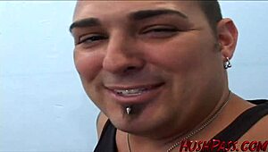 Giavanna Discovers New Sensations In Stockings