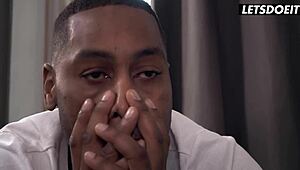 妈的，大奶黛西李在旅馆操BBC！