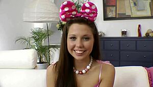 绝美俄罗斯黑发妹沙发猛干全场