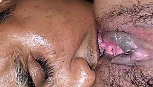 Mi Mujer Caliente Shows Off Mature Curves in Steamy Bedroom Action