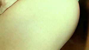 She was so horny, I had to bang her standing up until she lost control everywhere.