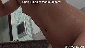 Wow, Japanese Students Suck in Shower Together!