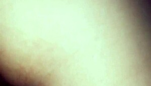 El rico coño de mi mujer se folla con un viejo cornudo