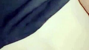 在机场厕所射在她白屁股上！