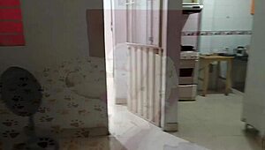 Le follo duro el coño a mi hermanastra a lo perrito hasta correrme dentro - pov creampie en español