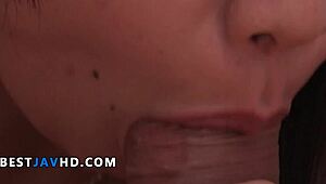 饥渴日本妞美羽铃羽无码JAV口交表演