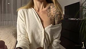 Passionate encounter with new work colleague. Leads to intense fucking at hotel