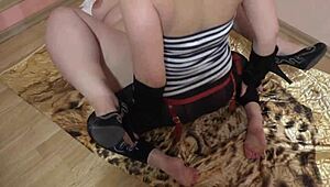 操曲线女友嘴毛屄 大屁股熟女女同假屌狂欢