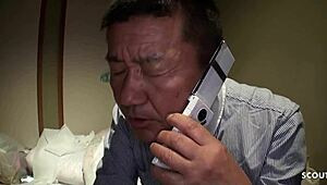 我不敢相信娇小18+亚洲处女少女18+第一次给丑老男人口交，在日本无码色情过夜