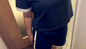 男友在浴后品尝女友身体的业余性爱