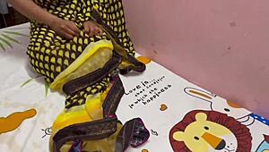 Desi bhabhi in saree has hot dirty sex