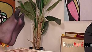 土耳其家庭传统狂野妈妈和18+少女禁忌四人乱交