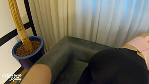 Depois do esfrega esfrega levei uma bela gozada na minha calça legging bem na bunda completo no red - mysteriouskathy