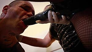 女主假屌轮奸群P