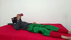 继兄妹在家独处狂干内射？