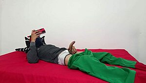 继兄妹在家独处狂干内射？