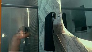 Scarlett Taylor Loves Naomi Sucking Cock!