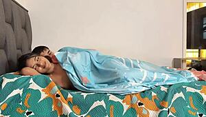 Me levanto con mi polla dura y follo gran culo latino