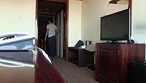 Tourist fucks ebony african amateur's big ass in hotel room pov