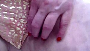 i'm dawnskye1962, sexy pawg, letting you explore my body from armpits to ass and under boob