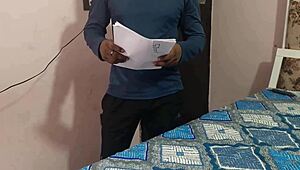 गांव के दोस्त की सौतेली माँ के साथ रोमांस जब वो घर पर अकेली थी देसी हिंदी ऑडियो सेक्स