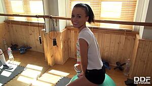 Cock-Hungry Teen Tina Walker Stuffs Her Mouth with Big Dick for Cumshot!