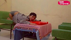 加州艳星汉塞尔·蒂奥手指自慰，饥渴的年轻华裔美女