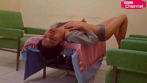 加州艳星汉塞尔·蒂奥手指自慰，饥渴的年轻华裔美女