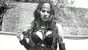 Pornstar Savana Twerks And Strips! Getting So Horny!