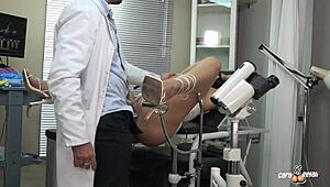 妇科医生用喷水内射摧毁小骚货的屁股？