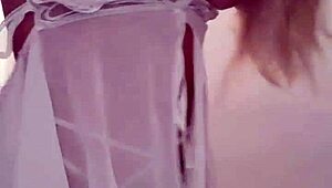 瘦金发Priscila Belini卧室诱惑脱衣首尝激烈肛拳大开