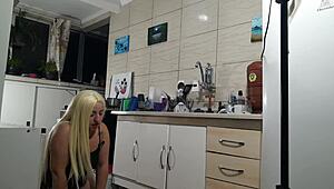 Hot Latina Stepmother Gets Bareback Fucking In Kitchen!