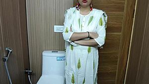 Taste my stepmom's pussy in the bathroom!