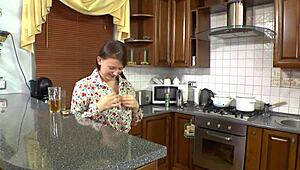 i'm seduced by stunning babe with hairy armpits.