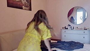 I Masturbate My Big Ass Without Panties in the Room