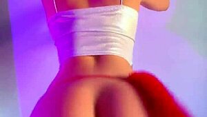 the devilish woman with a beautiful ass and curvy body tempts me into sin