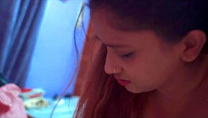 18-Year-Old Indian College Couple's First Time