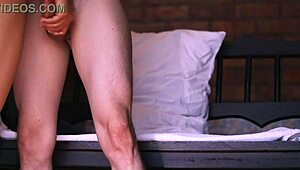 La Mejor Amiga Y El Infiel Se Encontraron A Solas En La Sala De Estar