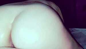 Erotic massage with brunette milf jerking cock using oiled feet 😍. Homemade hidden cam session