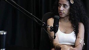 Gosta de sentir o pau entrando, come�ou a cobrar pela sua paci�ncia, tirava foto pelada pra tocar siririca e prostitui��o � pra quem gosta de gente - bibi hourani watch on sheer red